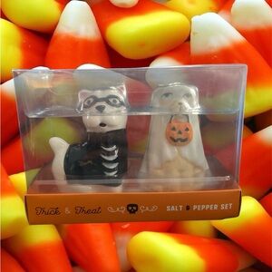 Halloween dog salt and pepper shakers